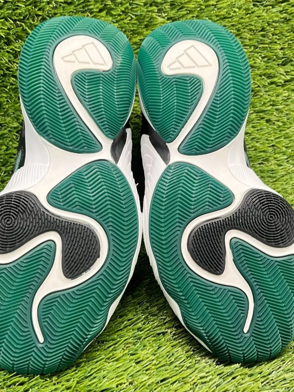 Adidas Trae Unlimited 2 Boys Size 5Y Green Black Athletic Running Shoes Sneakers